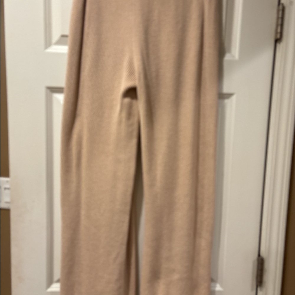 Alo sweater cream pants - Picture 7 of 8